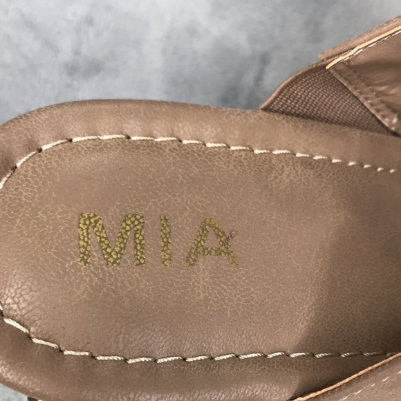 Mia Taupe Man Made Uppers Clogs Size 11 NWOT - Picture 4 of 11